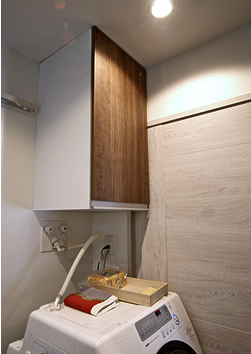 N3様邸 洗面リフォーム 洗濯機上も収納を取り付けスペースを有効活用